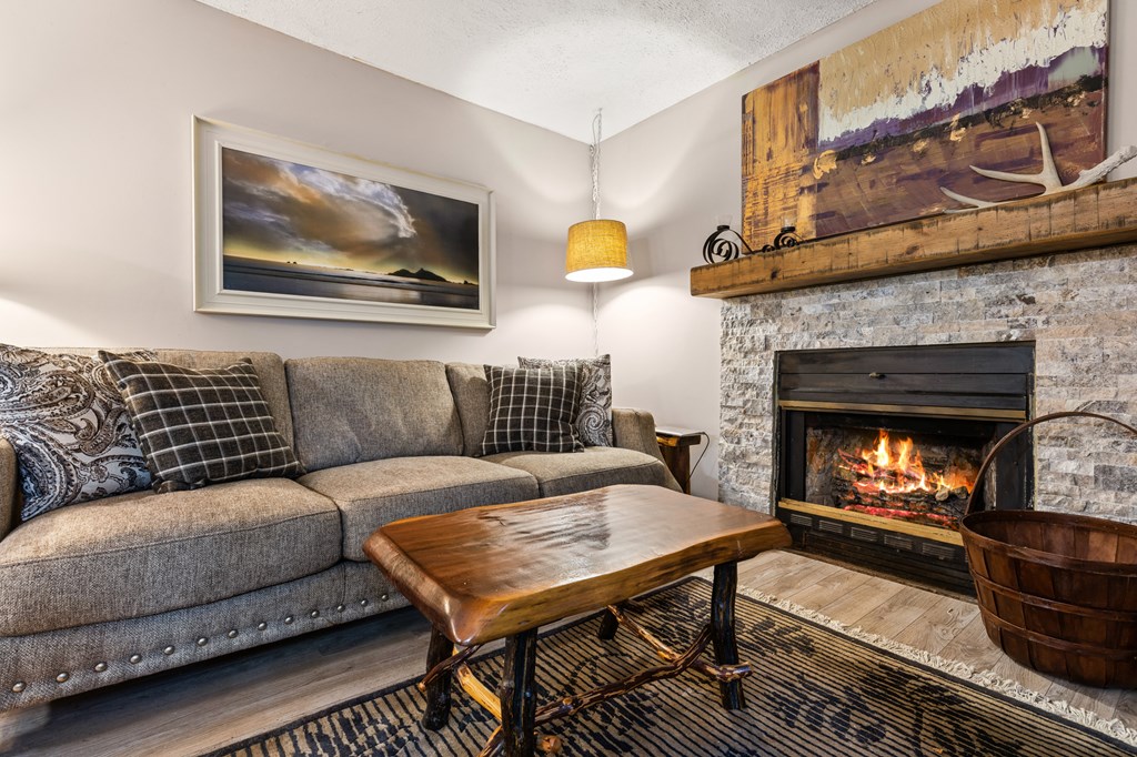 450 Happy Hollow Circle