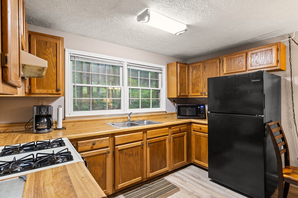 450 Happy Hollow Circle