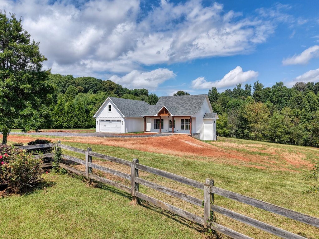 124 Meadow Brooke Lane