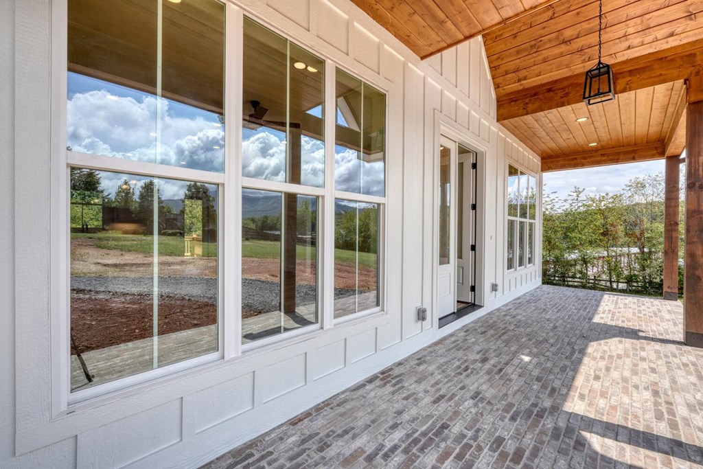 124 Meadow Brooke Lane