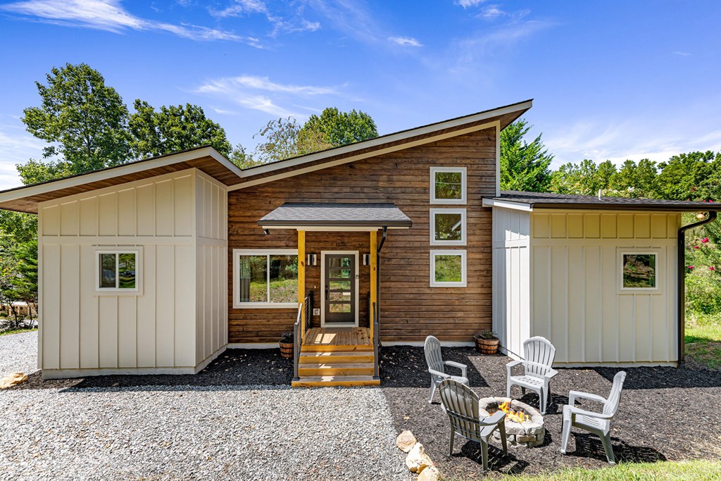 82 Circle Drive