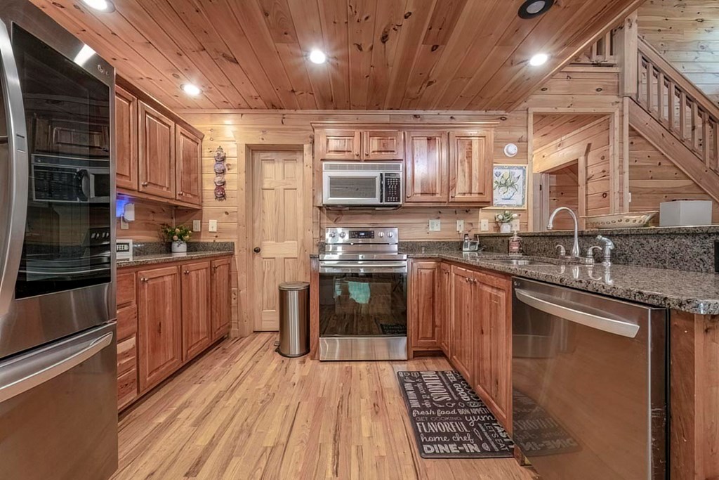 781 Mangums Trail