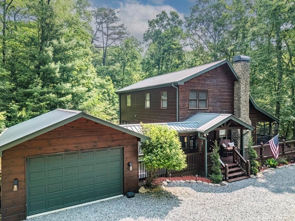 781 Mangums Trail
