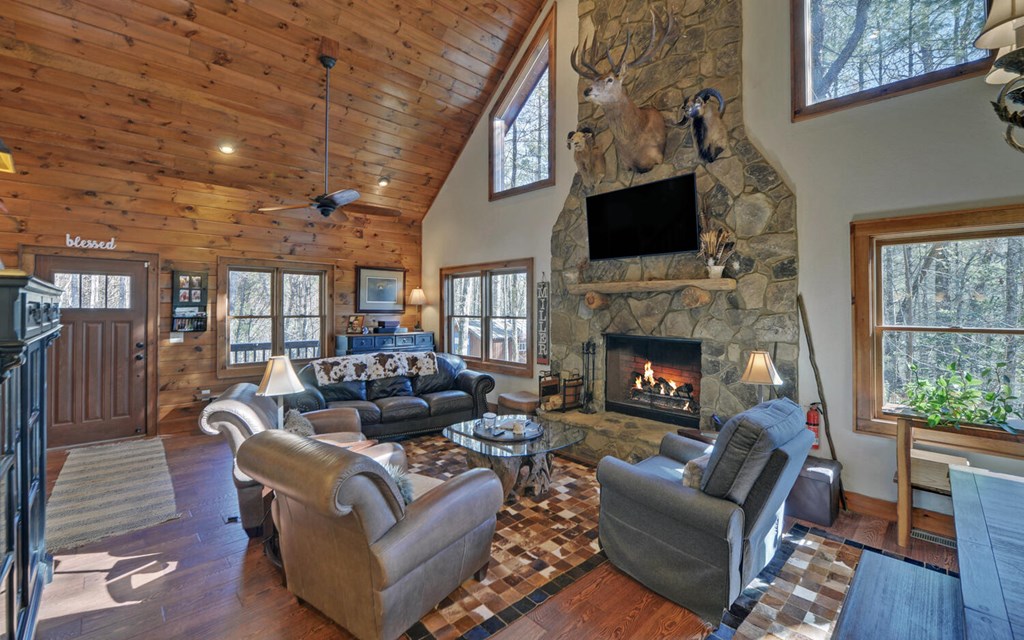 483 Vineyard Creek Way