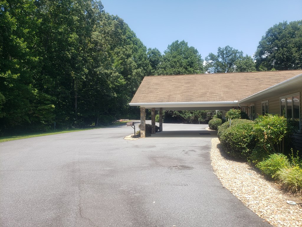 115 Mountain Home Nursing Lane