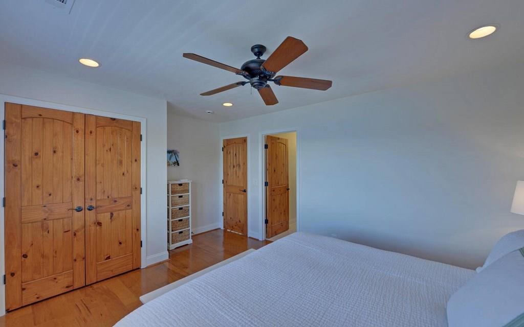 Hiawassee, Georgia, 30546, United States, 8 Bedrooms Bedrooms, ,6 BathroomsBathrooms,Residential,Active,1821974