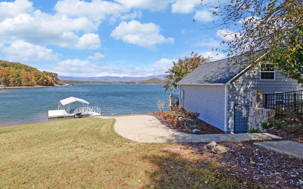 Hiawassee, Georgia, 30546, United States, 8 Bedrooms Bedrooms, ,6 BathroomsBathrooms,Residential,Active,1821974