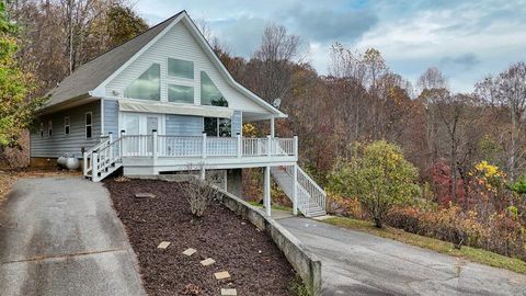 A home in Hayesville