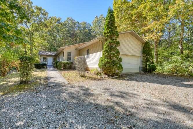 1098 Hollybrook Drive