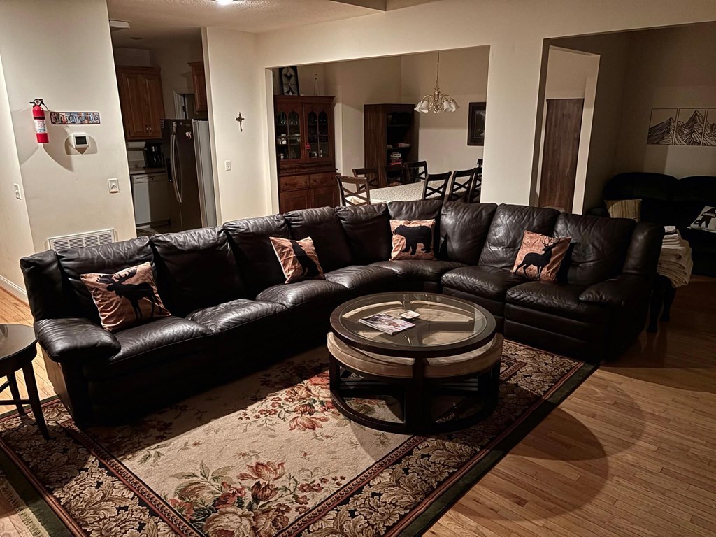 7957 Mountain Top Trail