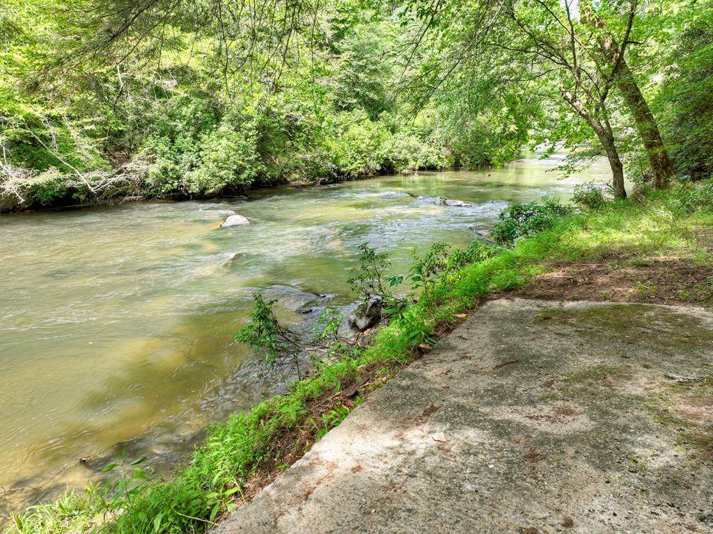 553 Indian Cave Road