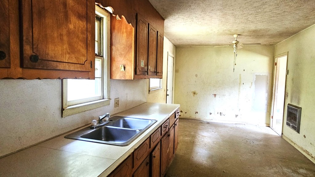 1192 NE Newtown Loop Creek Northeast