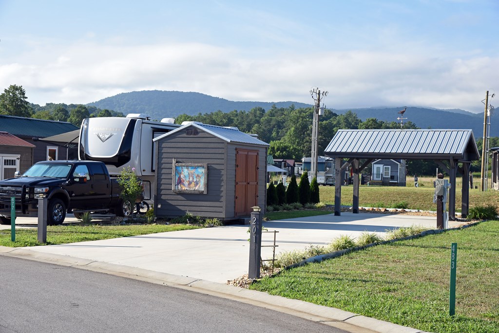 477 Mountain Creek Road