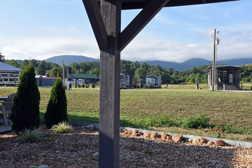 477 Mountain Creek Road