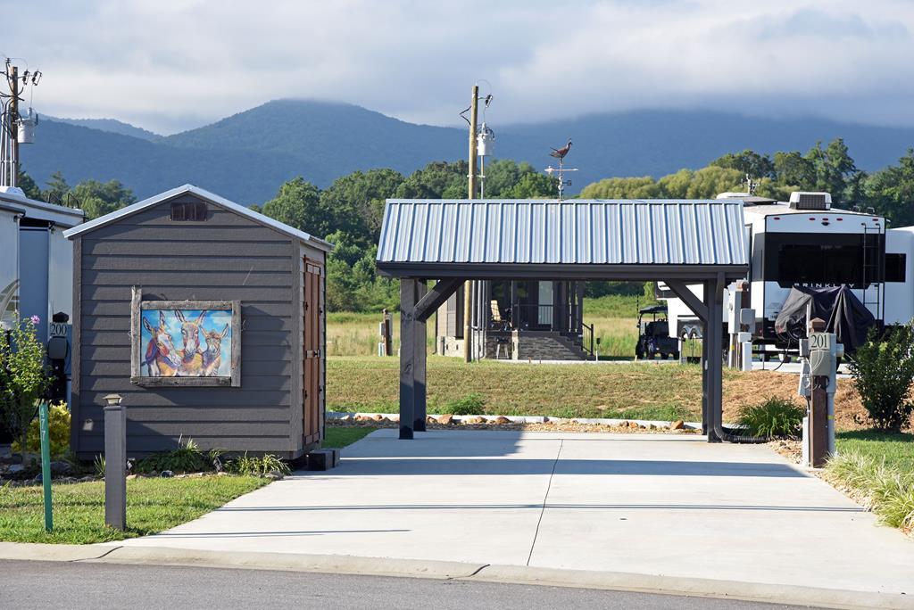 477 Mountain Creek Road