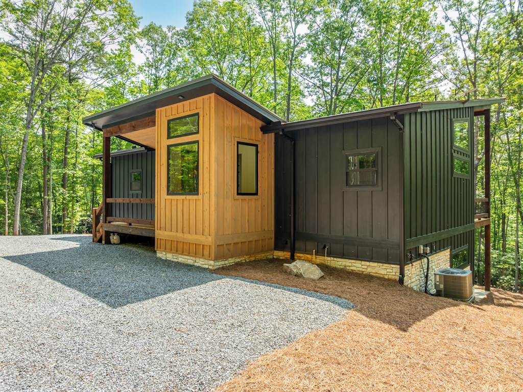 221 Goldmine Road