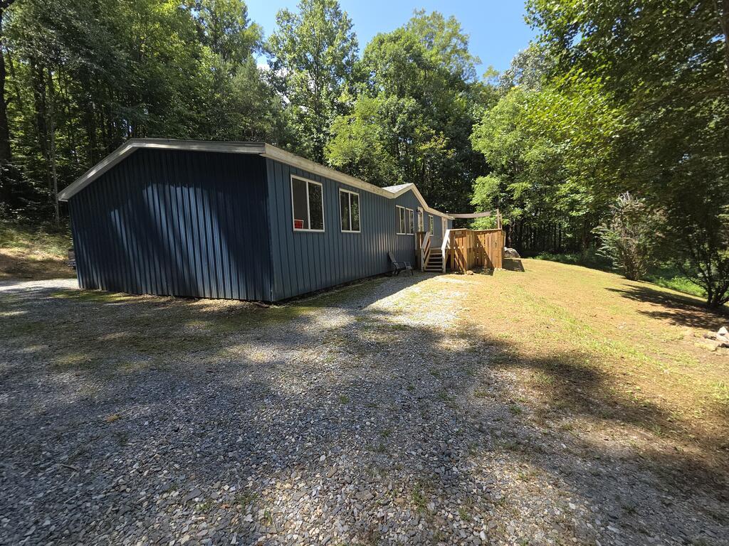 1522 Red Marble Road