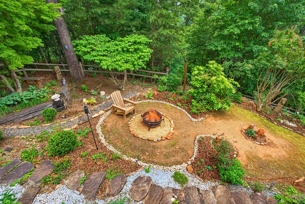 40 Foxfire Lane