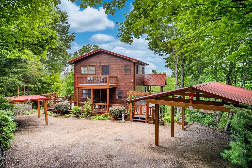 40 Foxfire Lane