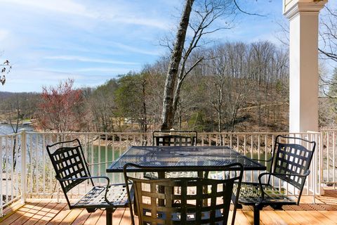 A home in Hayesville