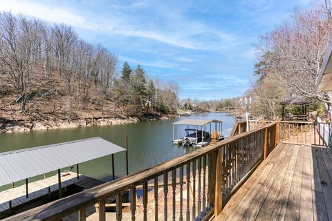 A home in Hayesville