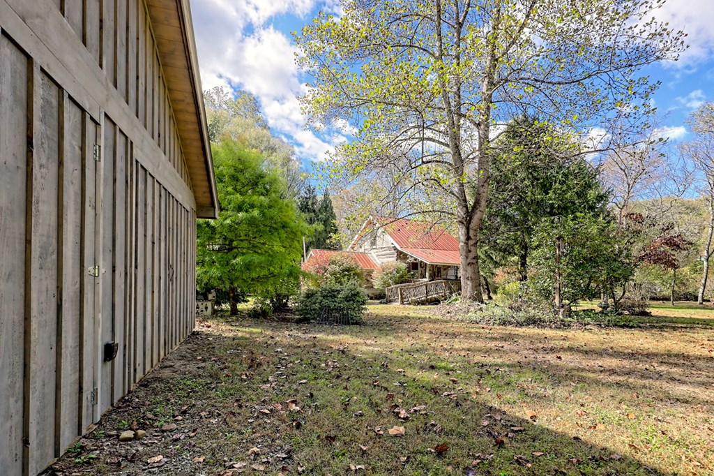 1064 Muskrat Creek Road