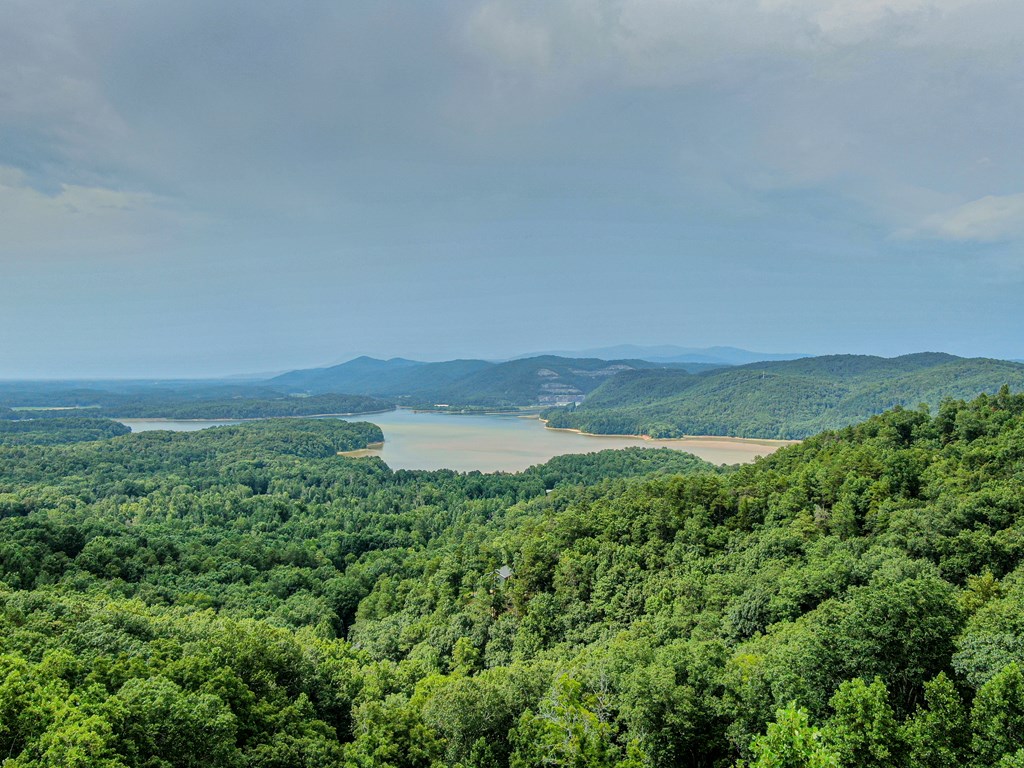 965 NE Raccoon Ridge