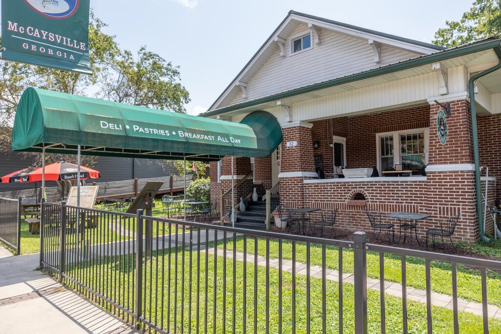 32 Toccoa Avenue