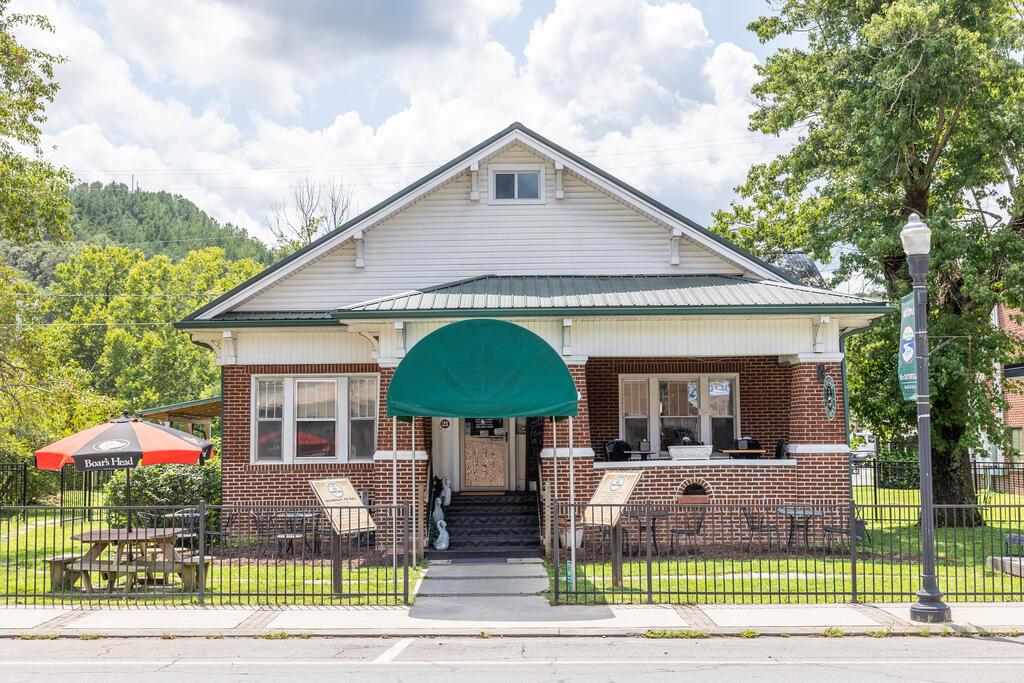 32 Toccoa Avenue