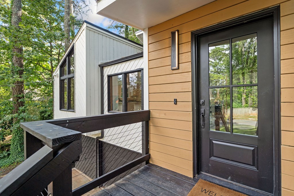 3923 Lookout Point Drive