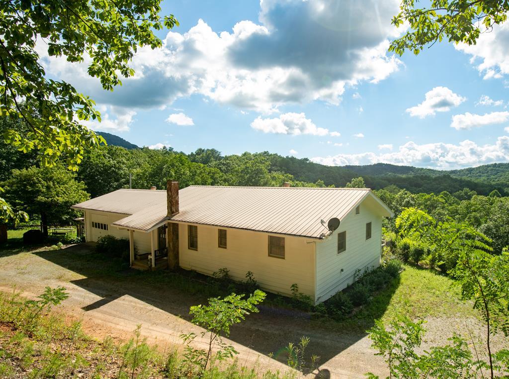 588 Pinetree Road