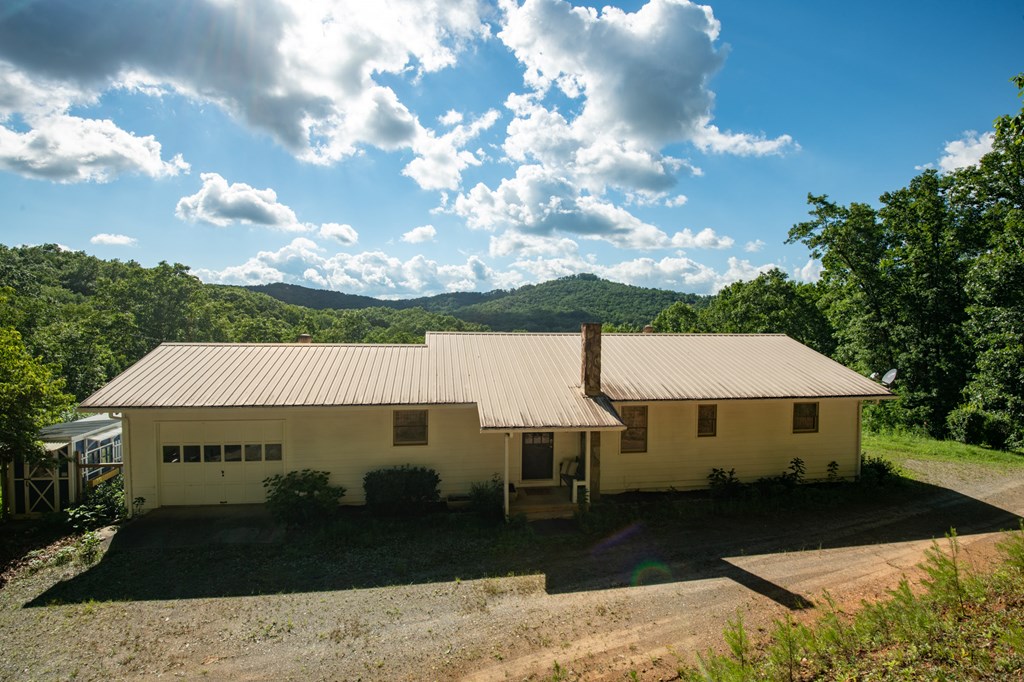 588 Pinetree Road