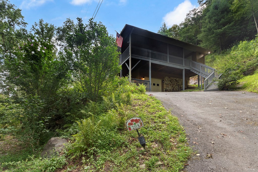 204 Hiawassee River Road