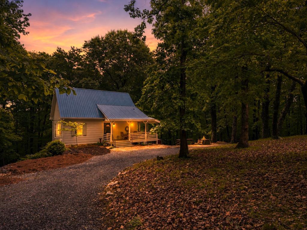 219 Ravencliff Road