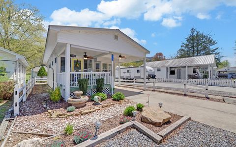 A home in Hiawassee