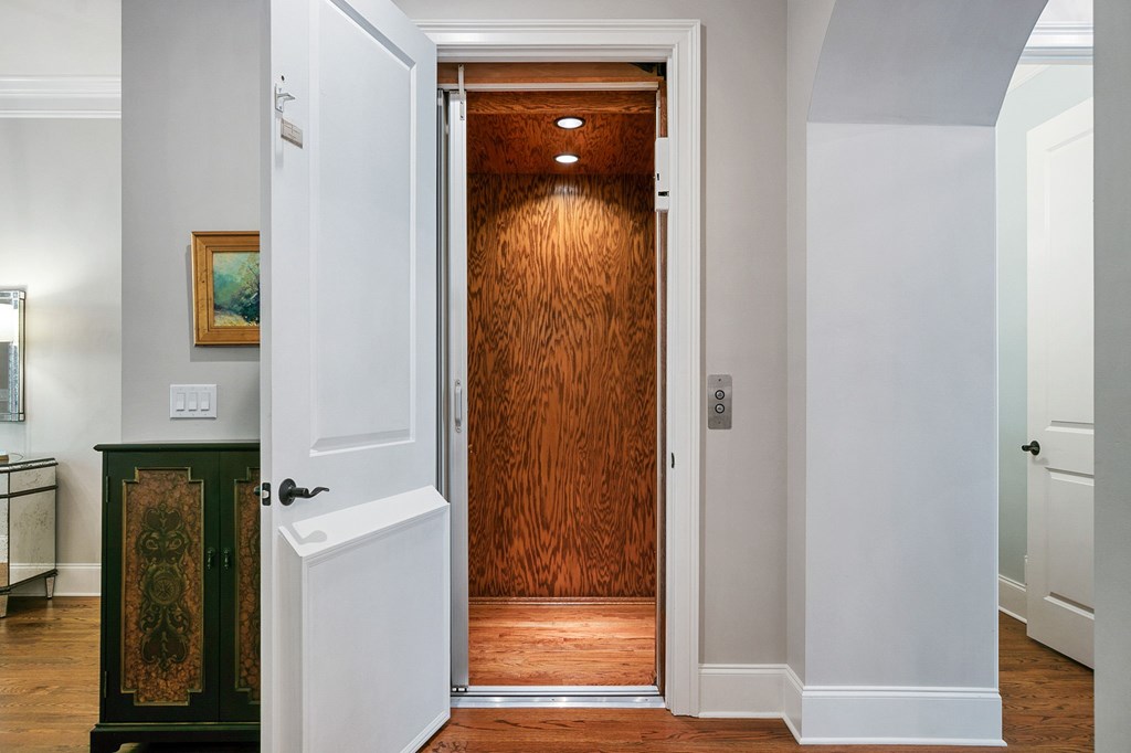 2767 Paces Lookout Lane Se