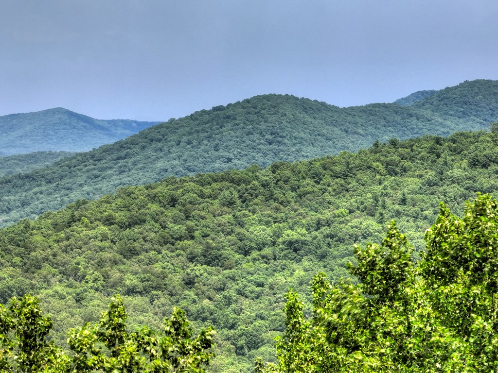 470 NW Skylight Drive