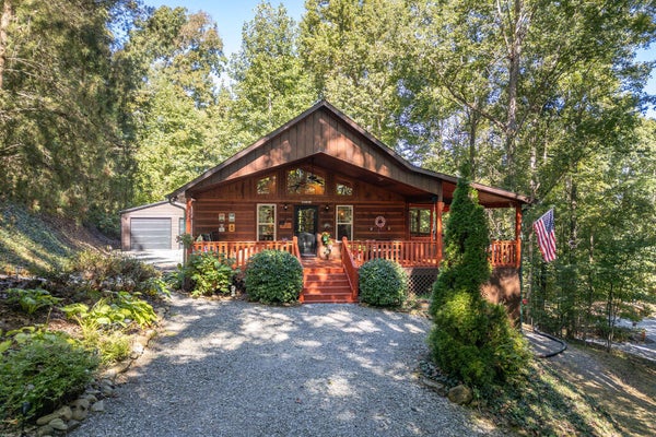 327 EAGLES NEST LN, BLUE RIDGE, GA 30513 - Image 8e439e68b07230d4d0d9962d6ae36c55/3694031892
