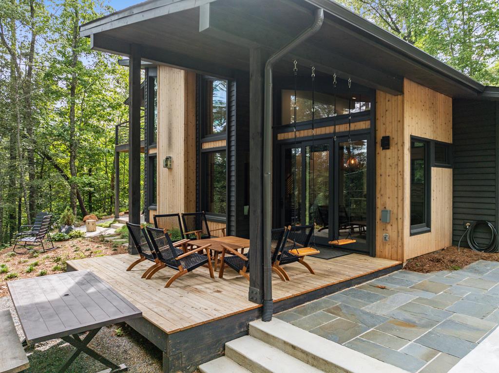 Ellijay, Georgia, 30540, United States, 4 Bedrooms Bedrooms, ,3 BathroomsBathrooms,Residential,Active,2017489