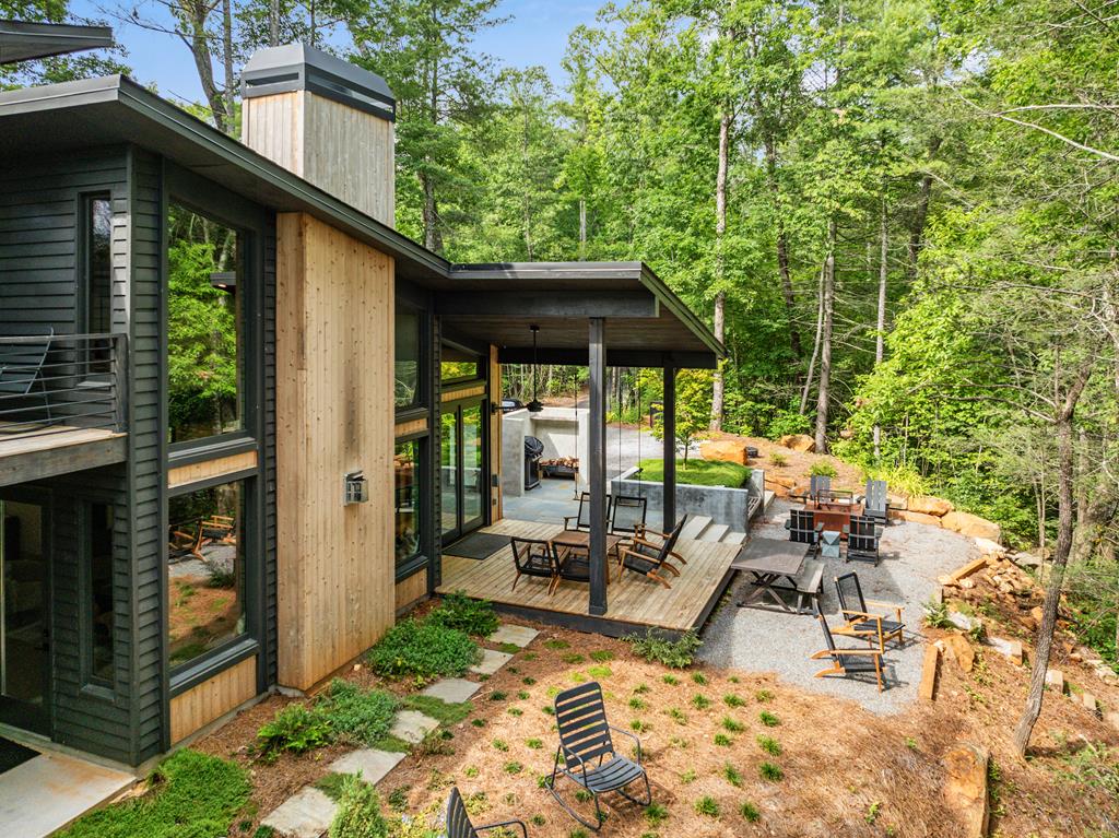 Ellijay, Georgia, 30540, United States, 4 Bedrooms Bedrooms, ,3 BathroomsBathrooms,Residential,Active,2017489