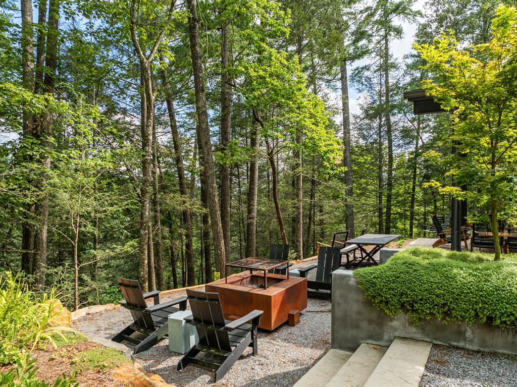 Ellijay, Georgia, 30540, United States, 4 Bedrooms Bedrooms, ,3 BathroomsBathrooms,Residential,Active,2017489