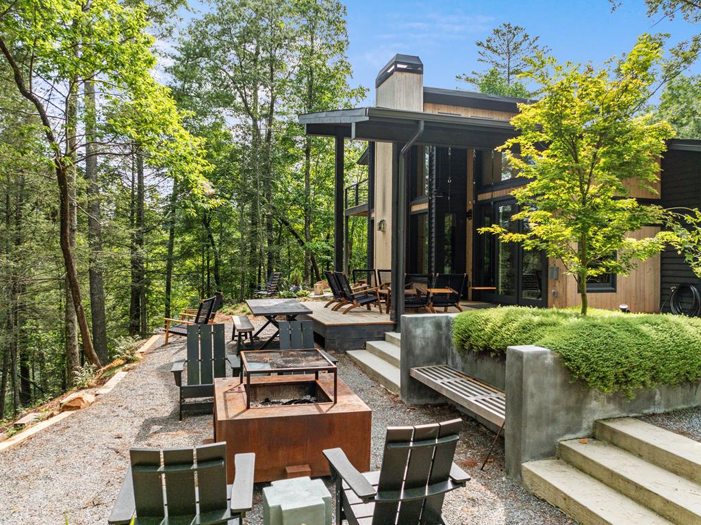 Ellijay, Georgia, 30540, United States, 4 Bedrooms Bedrooms, ,3 BathroomsBathrooms,Residential,Active,2017489