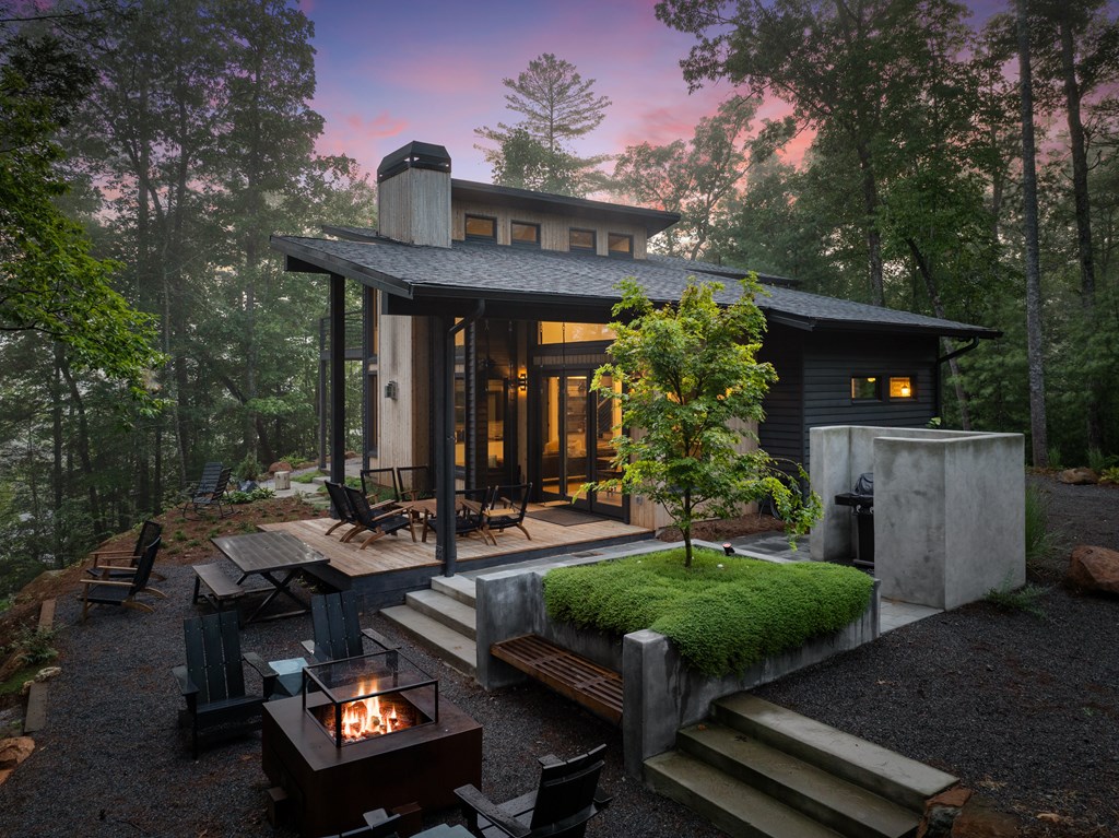 Ellijay, Georgia, 30540, United States, 4 Bedrooms Bedrooms, ,3 BathroomsBathrooms,Residential,Active,2017489