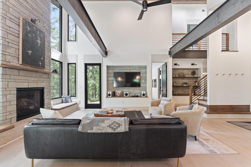 Ellijay, Georgia, 30540, United States, 4 Bedrooms Bedrooms, ,3 BathroomsBathrooms,Residential,Active,2017489
