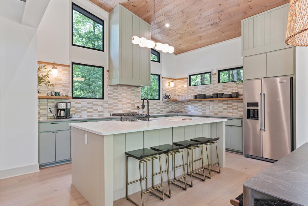 Ellijay, Georgia, 30540, United States, 4 Bedrooms Bedrooms, ,3 BathroomsBathrooms,Residential,Active,2017489