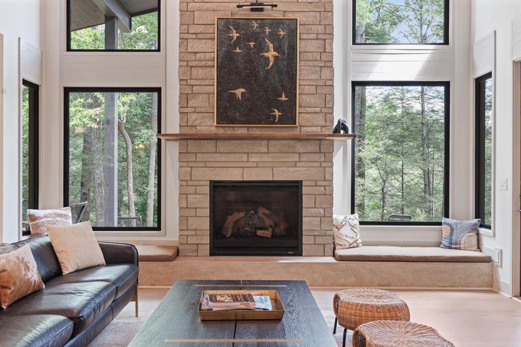 Ellijay, Georgia, 30540, United States, 4 Bedrooms Bedrooms, ,3 BathroomsBathrooms,Residential,Active,2017489