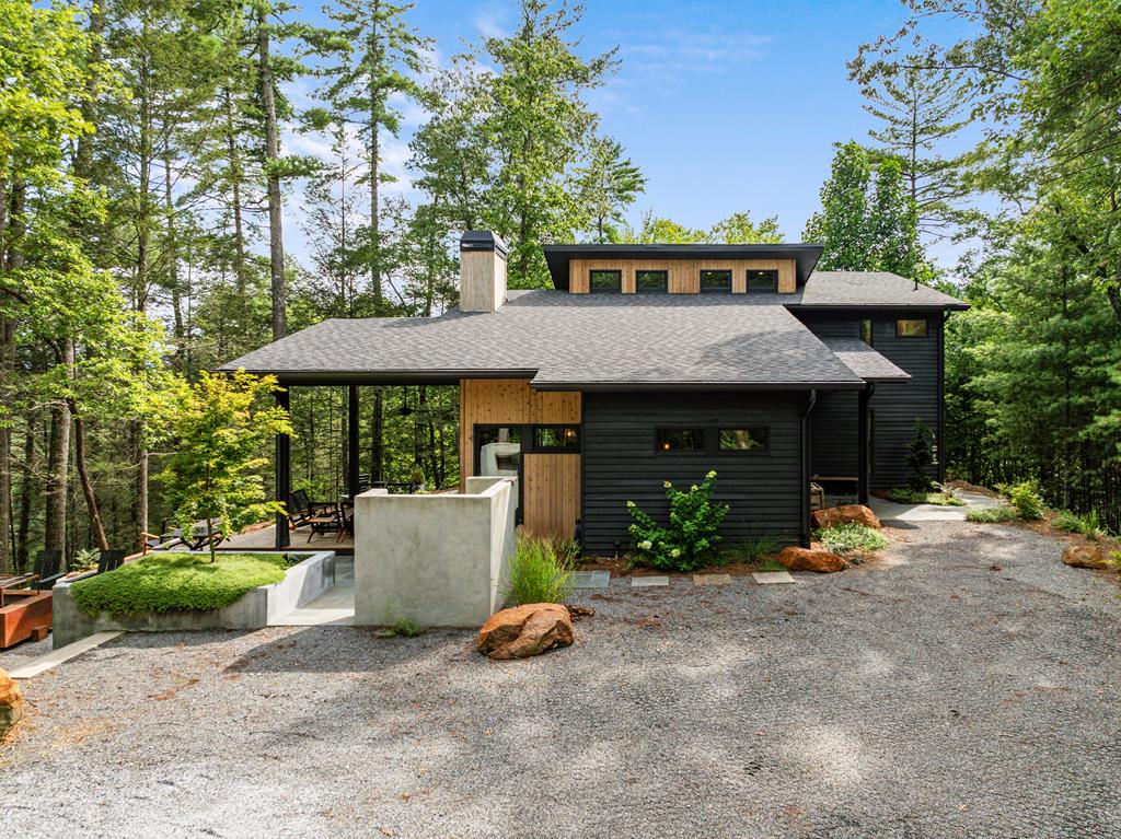 Ellijay, Georgia, 30540, United States, 4 Bedrooms Bedrooms, ,3 BathroomsBathrooms,Residential,Active,2017489