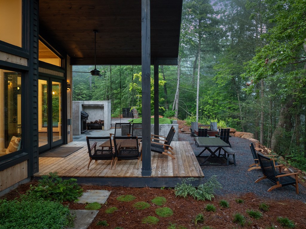 Ellijay, Georgia, 30540, United States, 4 Bedrooms Bedrooms, ,3 BathroomsBathrooms,Residential,Active,2017489