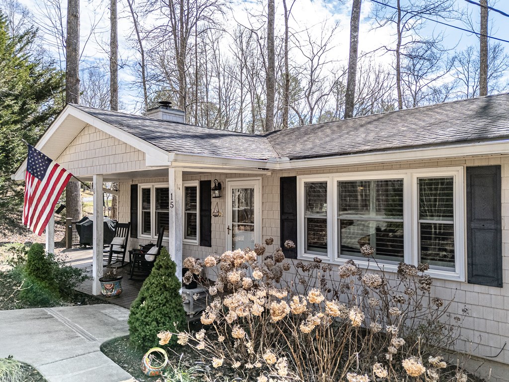 15 Lonesome Pine Road