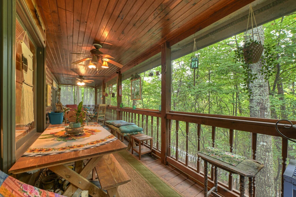 70 Ridgeview